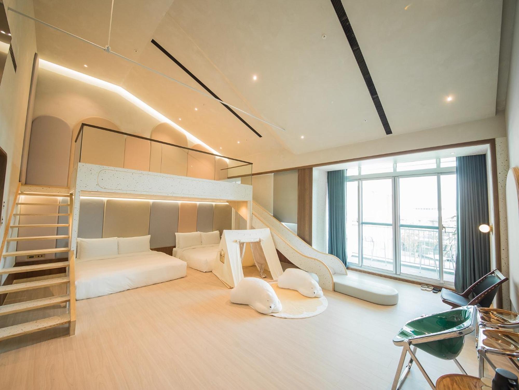 Papoa Harbor Hotel Kaohsiung Exterior photo