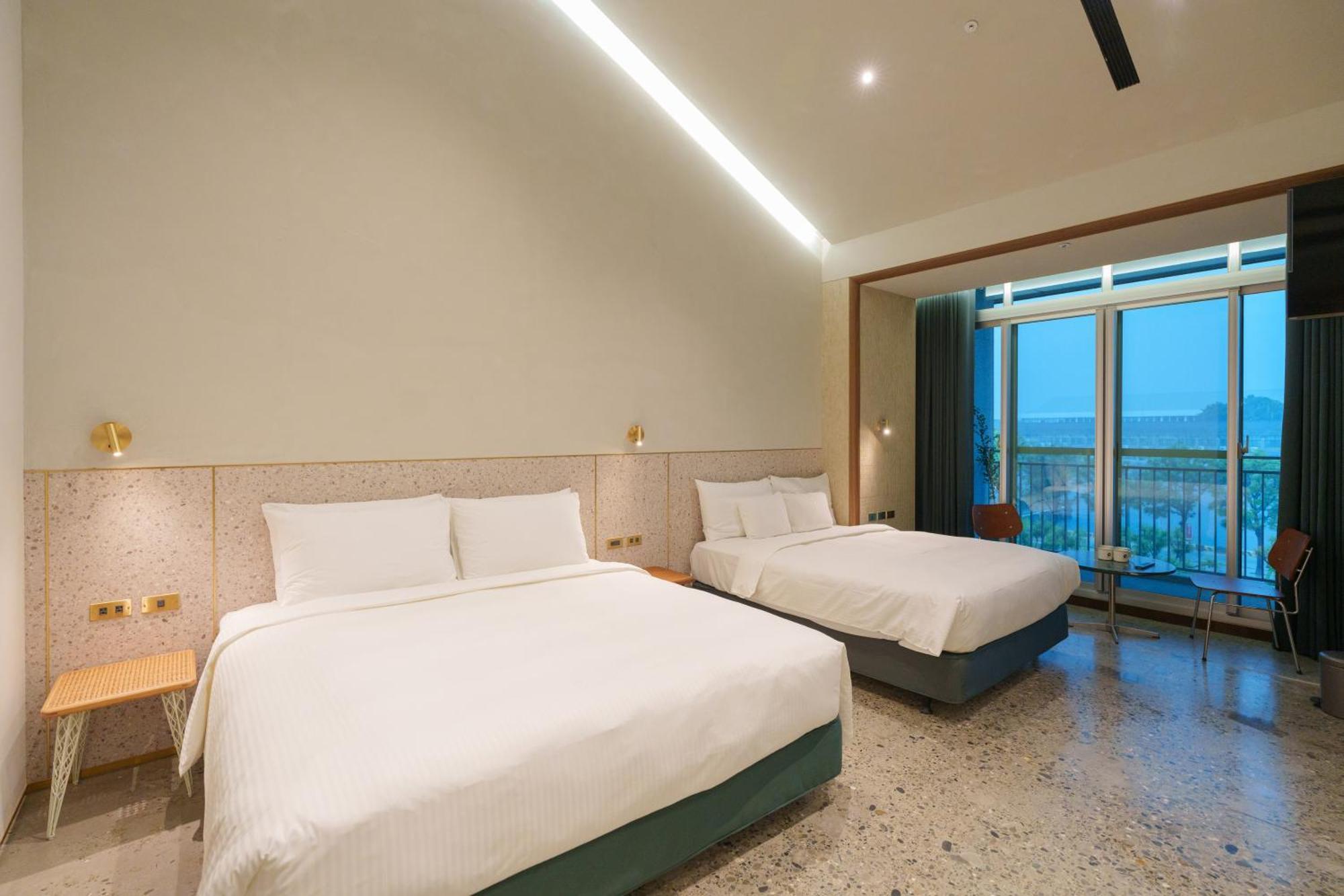Papoa Harbor Hotel Kaohsiung Exterior photo
